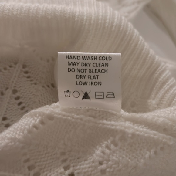 Tularosa winter white turtleneck long sleeved sweater - Picture 6 of 6